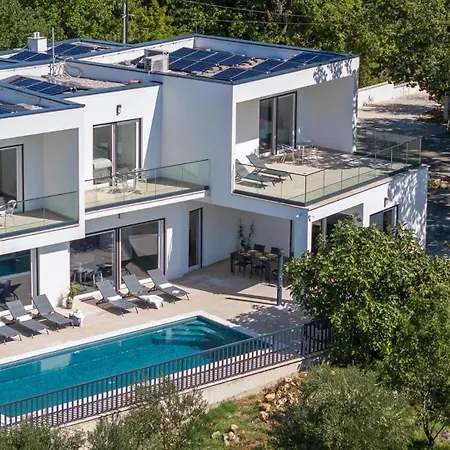 Villa Giro Slime